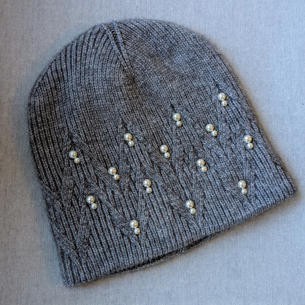 NEW Chic Gray Knit Beanie with Pearl Details
